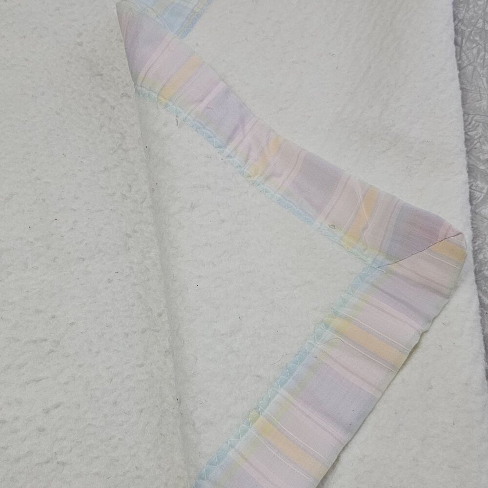 Quiltex Baby Blanket Mouse Medallion white acrylic with pastel colors vtg 50" lo - Picture 4 of 9